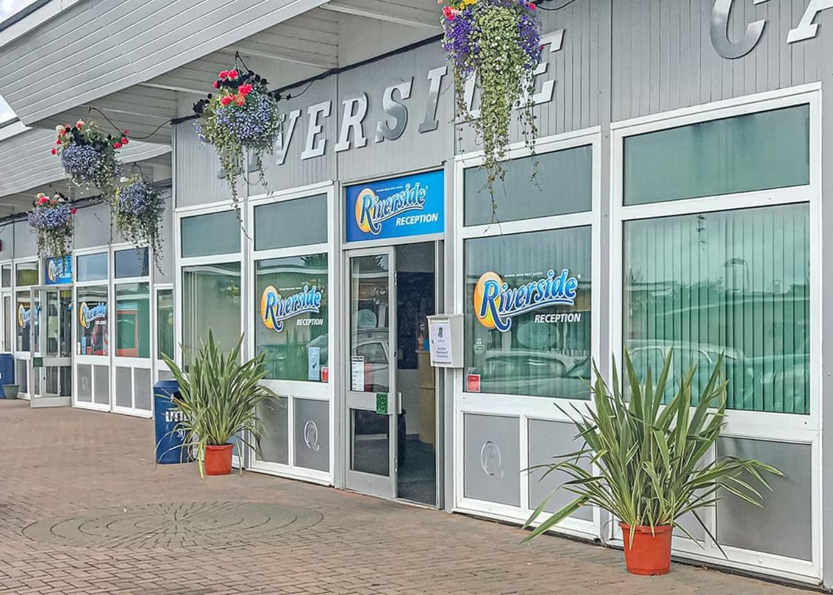 Riverside Caravan Holiday Park 보그너레지스 외부 사진